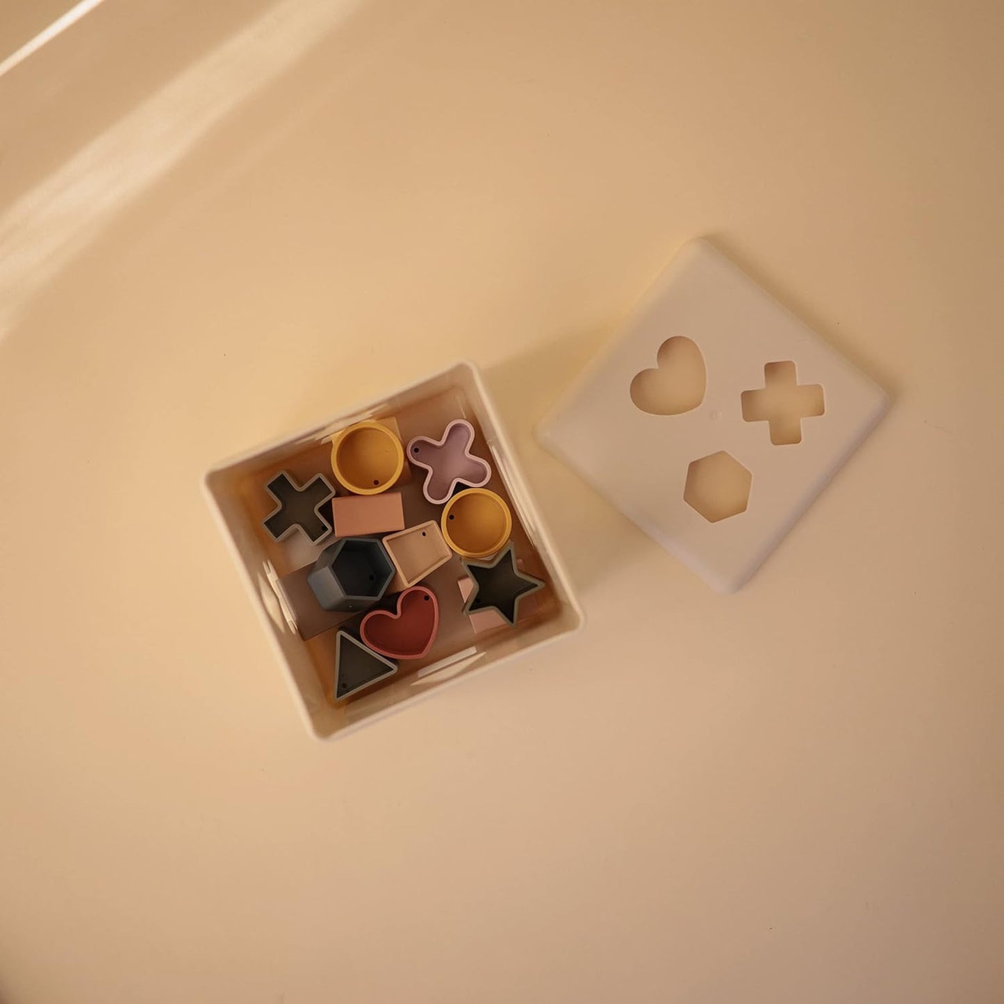 mushie Shape Sorting Box (Original) | Educational Learning Toy for Toddlers with 12 Shapes | Made in Denmark (10+ Months)